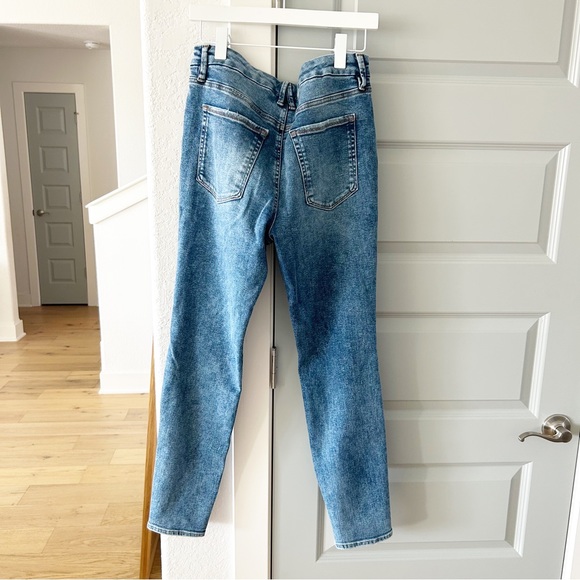 New Good American Good Legs Distressed Skinny Jeans - Picture 4 of 5